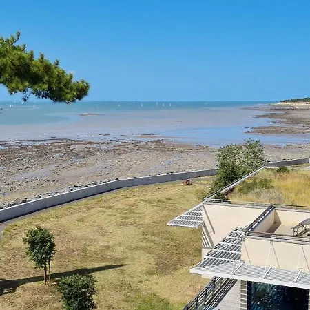 Hotel Les Brises 3*
