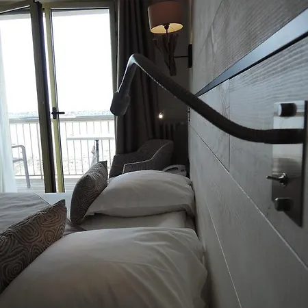Hotel Les Brises 3*